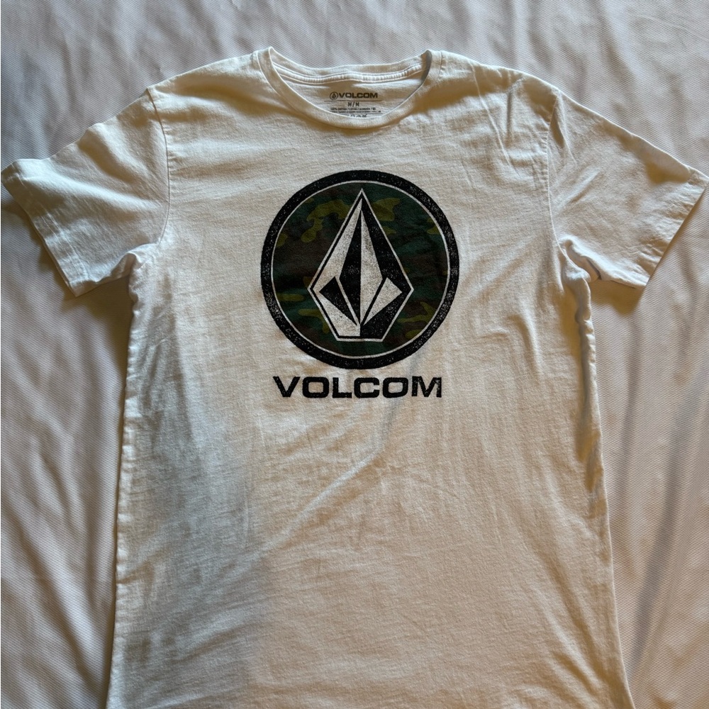 Volcom White Tee with Camouflage Logo, Men’s Medium